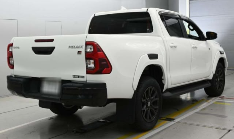 
								Toyota Hilux 2022 full									