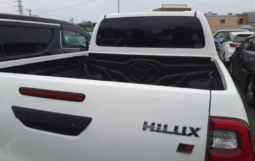 
										Toyota Hilux 2022 full									