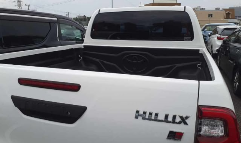 
								Toyota Hilux 2022 full									