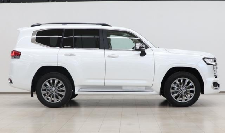 
								Toyota Land Cruiser 300 (2024) full									